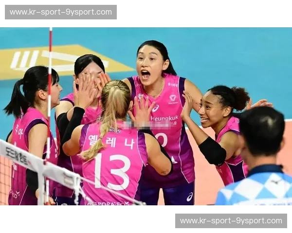 绝代双骄的宿命:当中式韧性遇见美式速度,女排江湖谁主沉浮? 绝代双骄的宿命:当中式韧性遇见美式速度,女排江湖谁主沉浮?